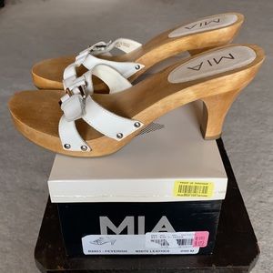 Mia, Size 9, White Leather Straps, Heels